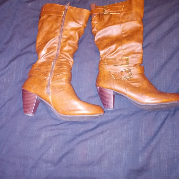 Ardene mid calf zipper boots - Picture 2 of 4